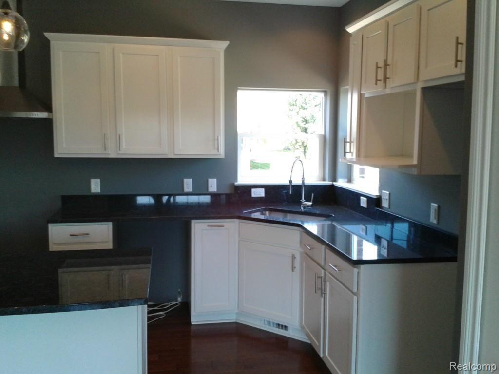 1701 B Waverly Road Ann Arbor, MI 48103 - Photo 2 of 11 006.jpg