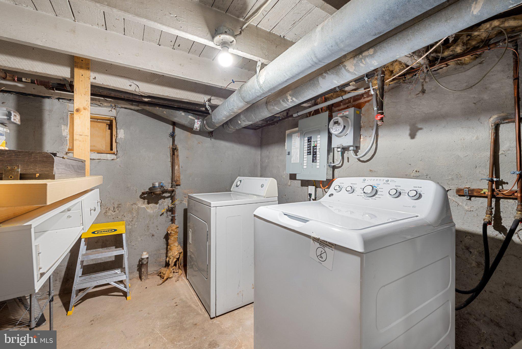 211 South Madeira Street Baltimore, MD 21231 - Photo 18 of 18 Functional laundry space in a basement.