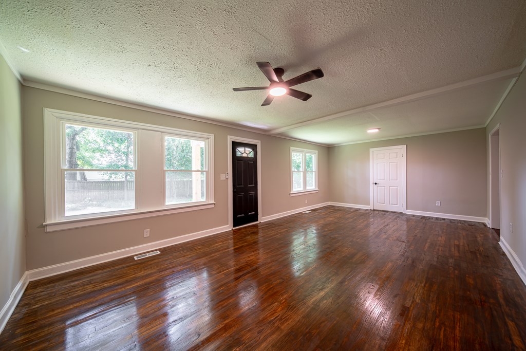 295 Youngs Mill Road LaGrange, GA 30241 - Photo 5 of 28 Gallery Image 5