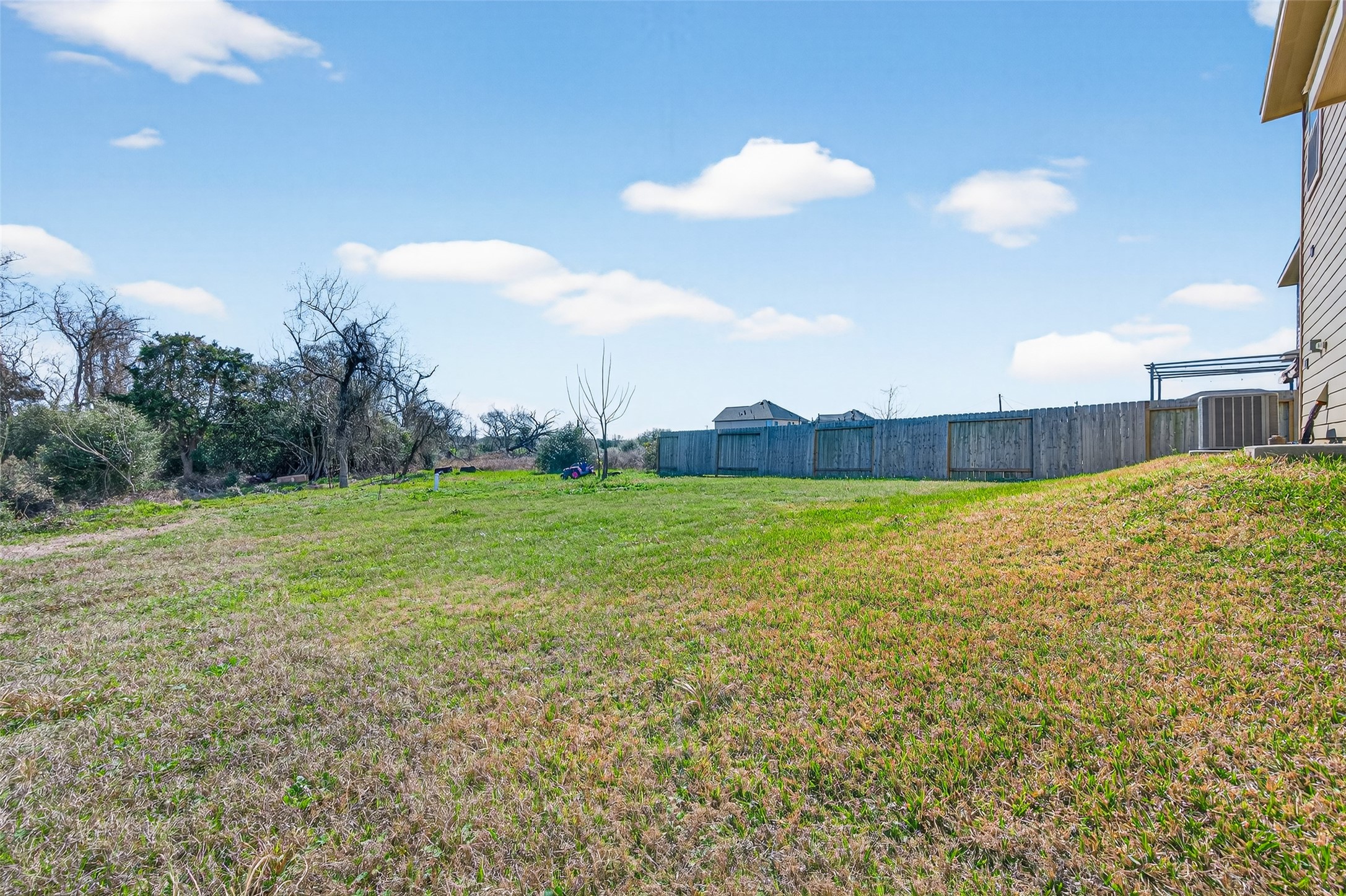 940 21st Street Hempstead, TX 77445 - Photo 29 of 32 a view of a building and a yard