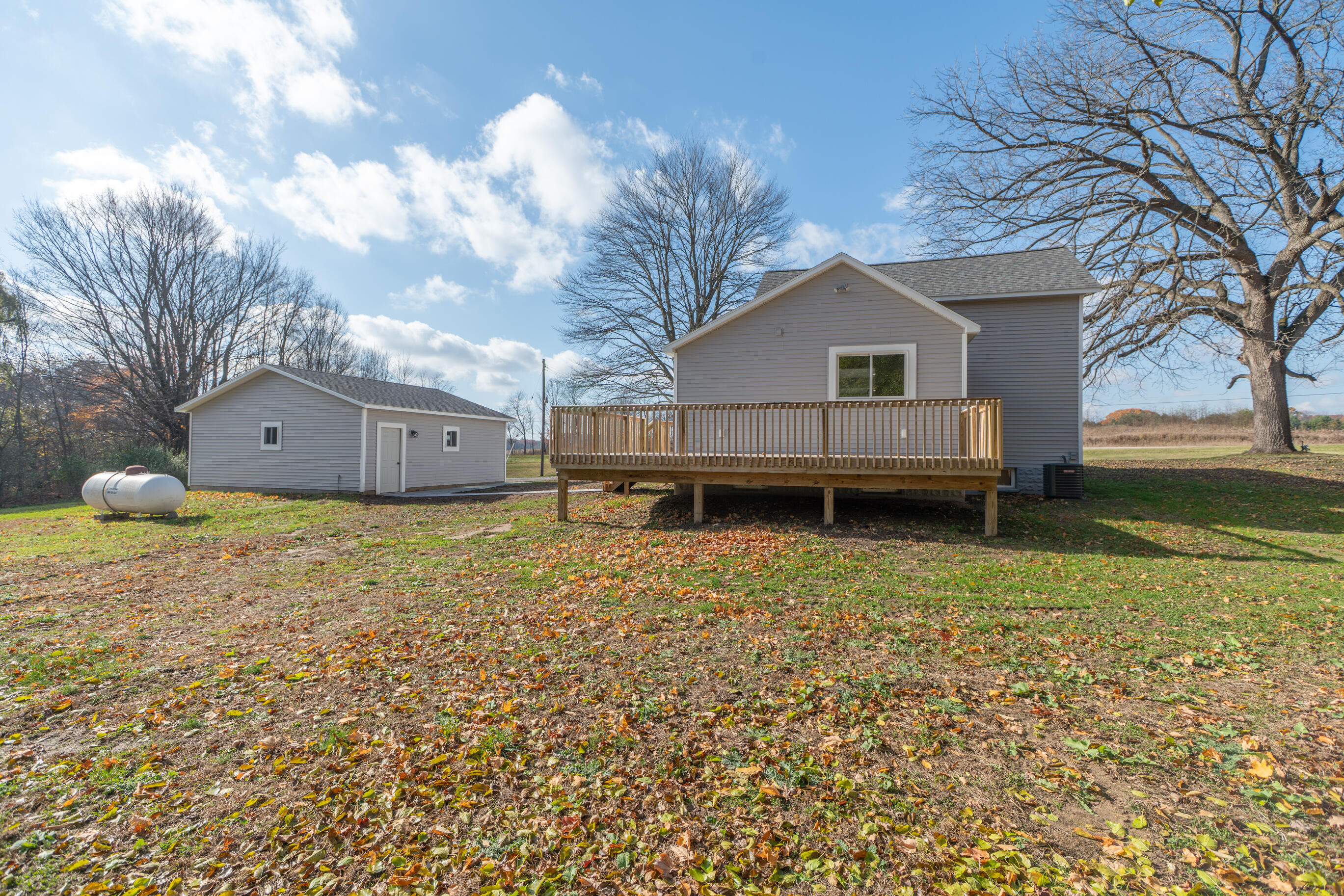 6124 South 124th Avenue Rothbury, MI 49452 - Photo 4 of 37 4