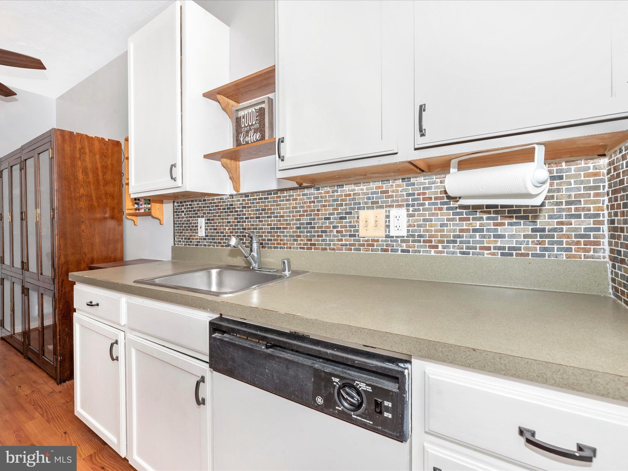 1405 Jay Road, Unit 16 Eldersburg, MD 21784 - Photo 14 of 27 Kitchen