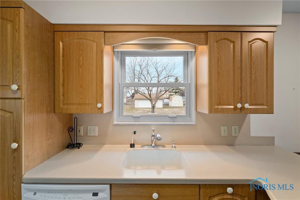 3213 Brown Road Oregon, OH 43616 - Photo 14 of 31 Gallery Image 14