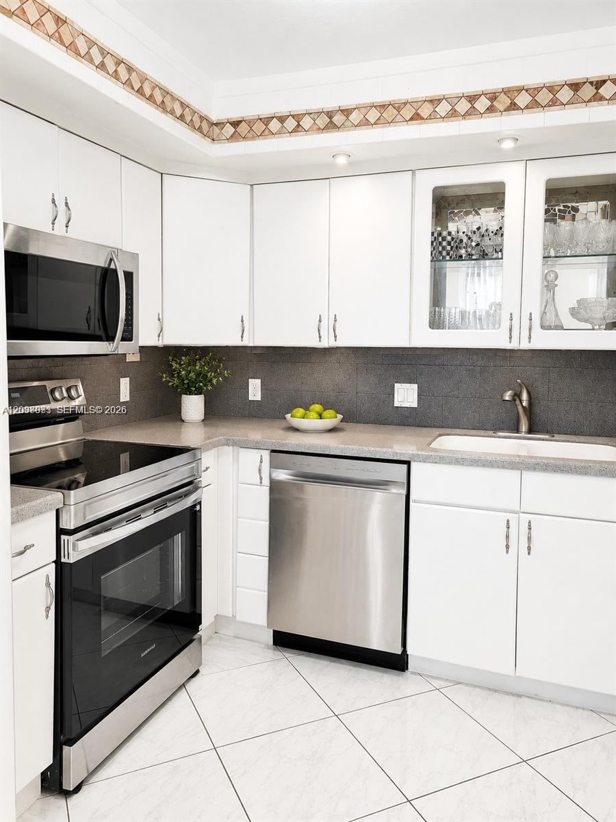2050 Newcastle A, Unit 2050 Boca Raton, FL 33434 - Photo 1 of 11