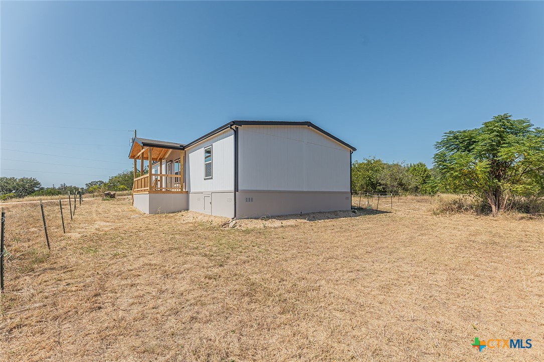 3505 Ivy Gap Road Kempner, TX 76539 - Photo 41 of 43 a big room with yard and lake view