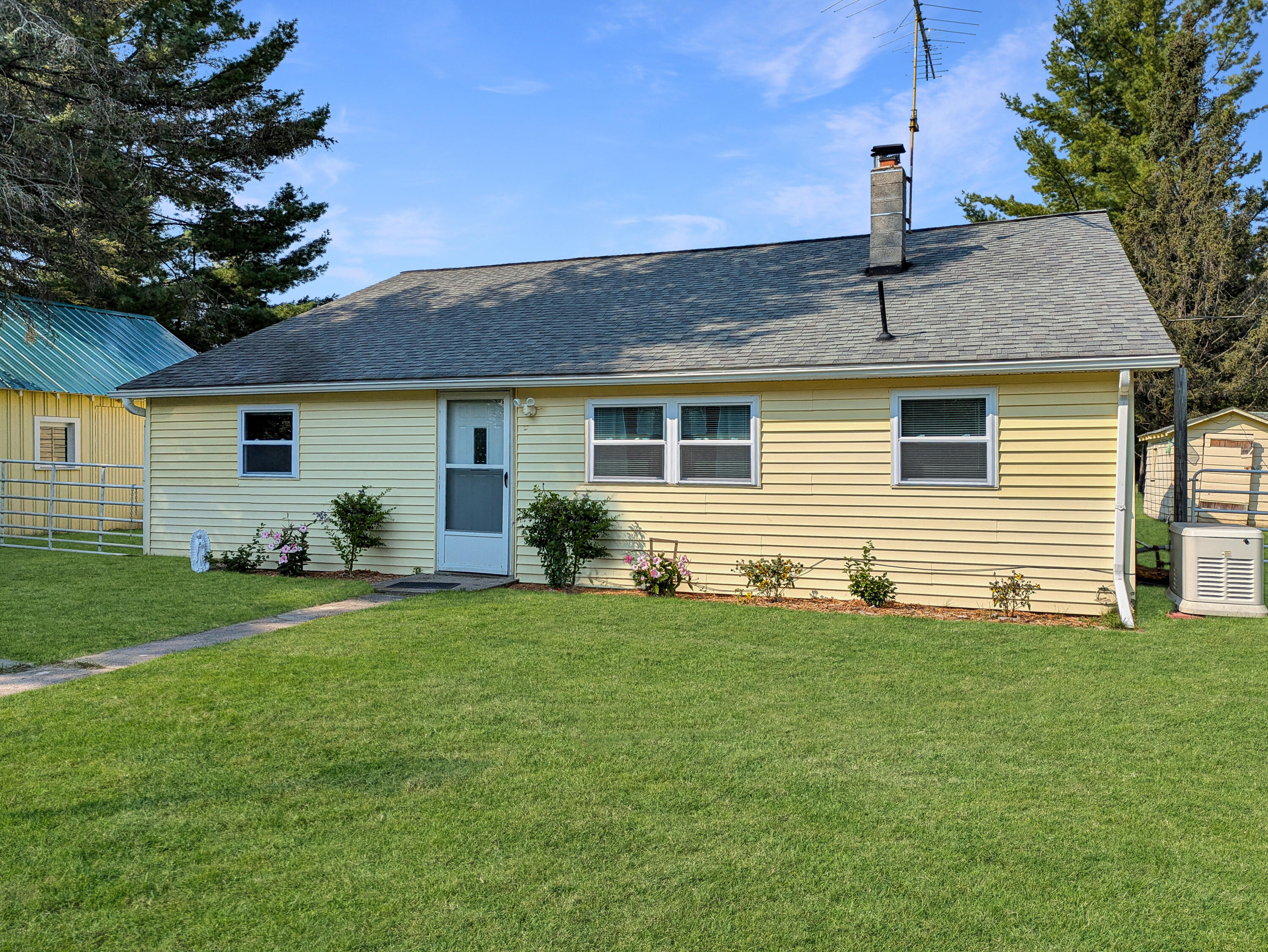 18096 Kellogg Road Atlanta, MI 49709 - Photo 1 of 48 Gallery Image 1