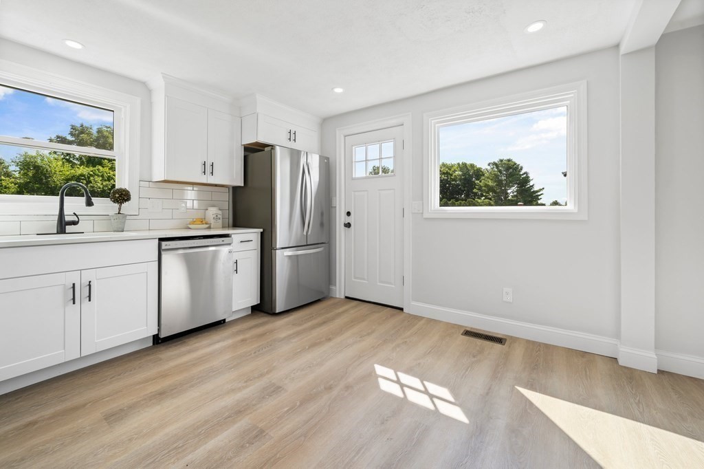 6 Poe Road Billerica, MA 01821 - Photo 1 of 42