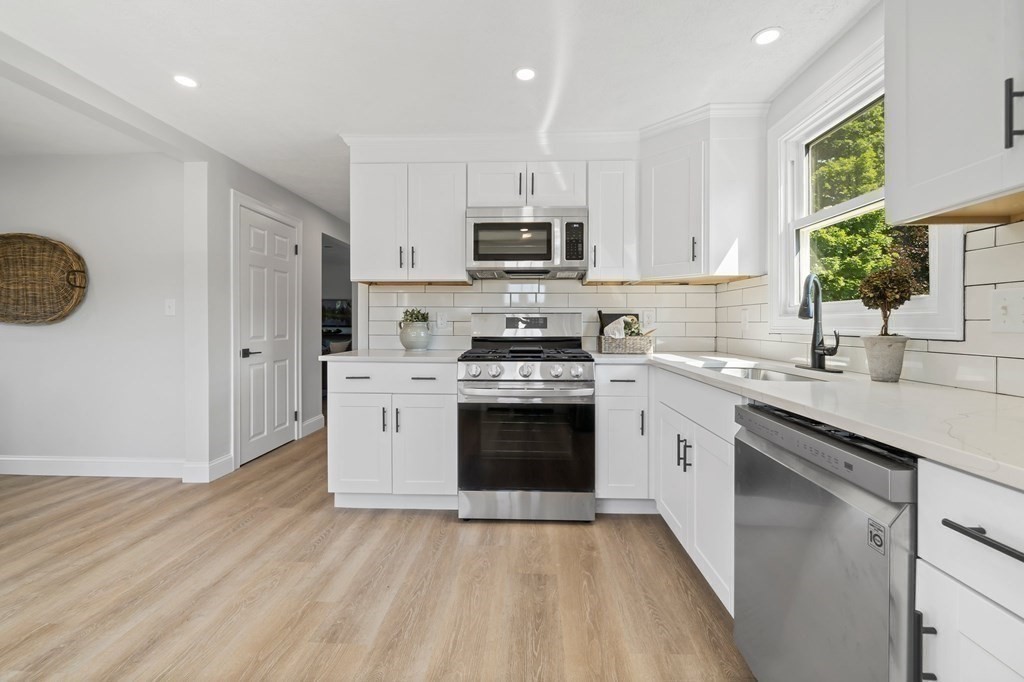 6 Poe Road Billerica, MA 01821 - Photo 18 of 42