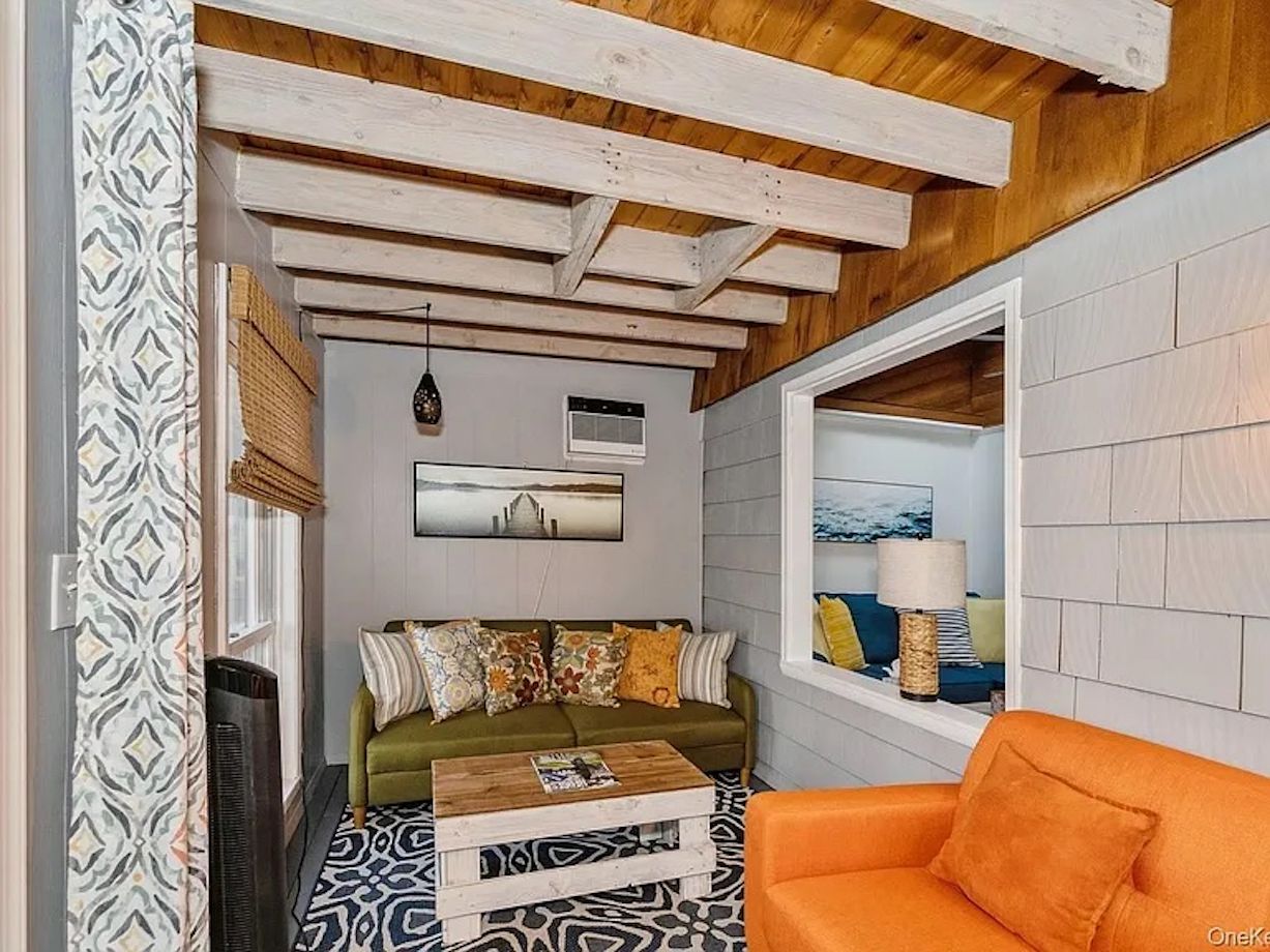 14 East Landing Road Hampton Bays, NY 11946 - Photo 4 of 17