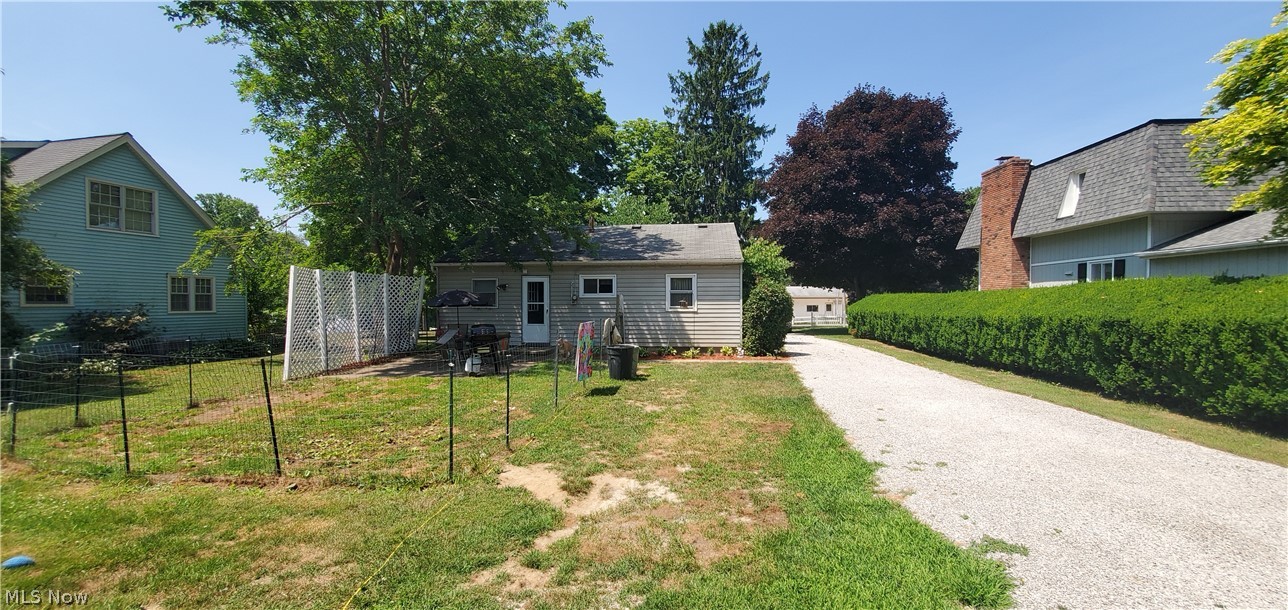 468 Bowhall Road Painesville, OH 44077 - Photo 4 of 16