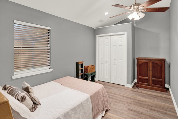 16033 Door Key Road San Angelo, TX 76904 - Photo 39 of 100 a bedroom with a bed and a window