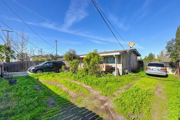 $330,000 | 1005 North Avenue, Sacramento, CA 95838