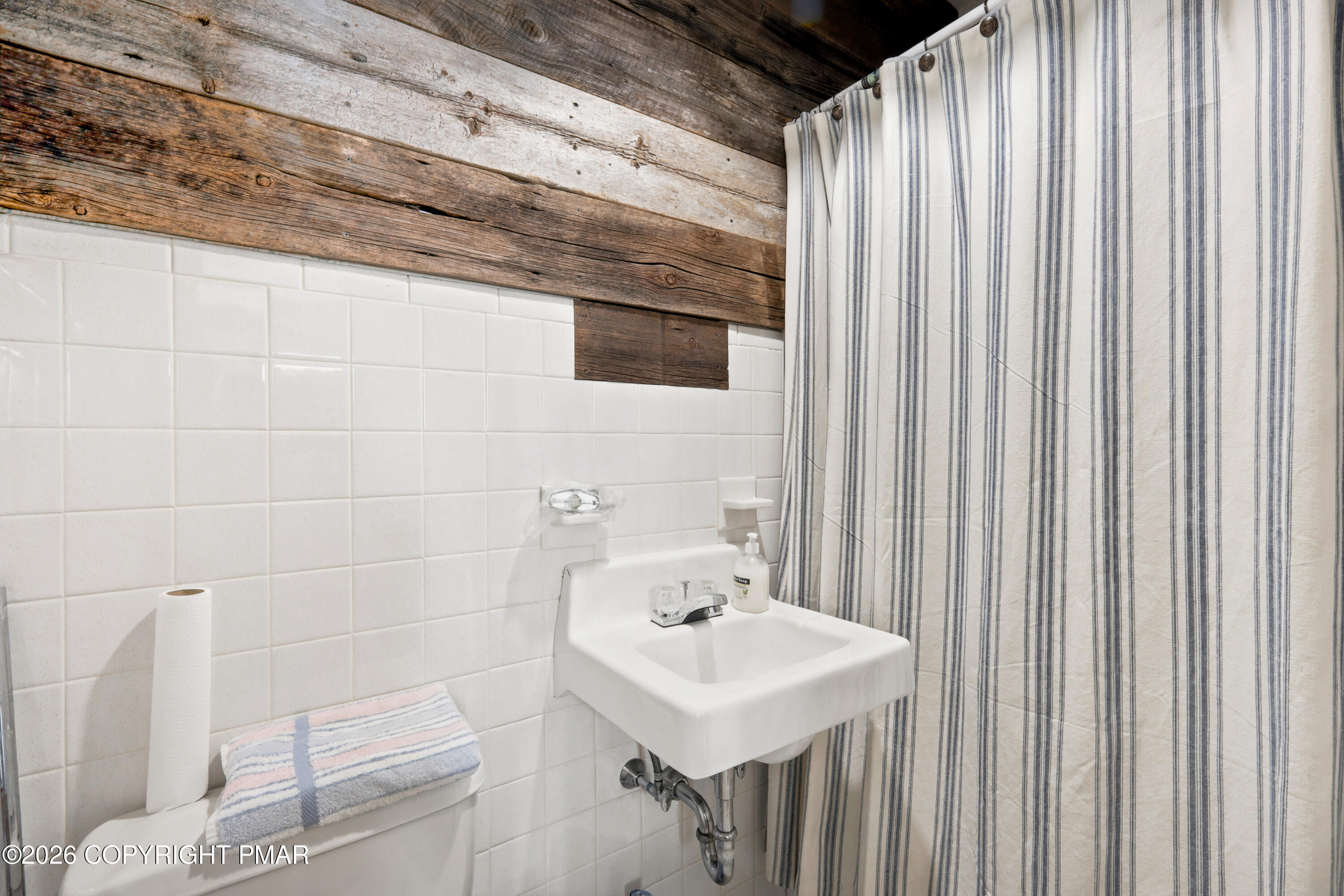 556 Interchange Road Kunkletown, PA 18058 - Photo 13 of 68 Bathroom