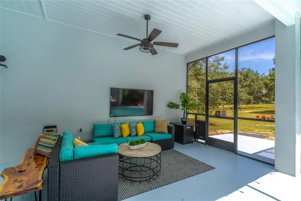 $750,000 | 23100 Southeast Highway 42, Umatilla, FL 32784