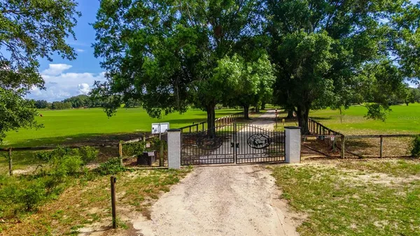 $750,000 | 23100 Southeast Highway 42, Umatilla, FL 32784