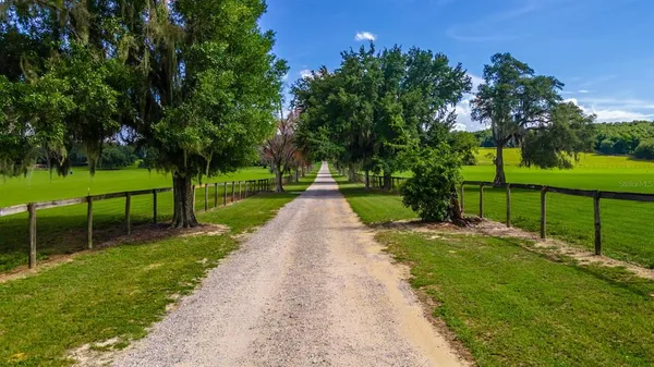$750,000 | 23100 Southeast Highway 42, Umatilla, FL 32784