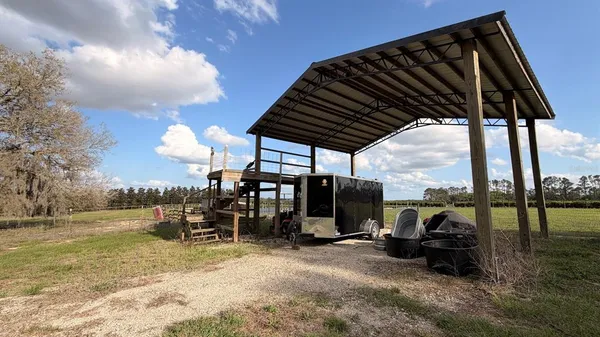$750,000 | 23100 Southeast Highway 42, Umatilla, FL 32784