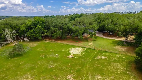 $750,000 | 23100 Southeast Highway 42, Umatilla, FL 32784