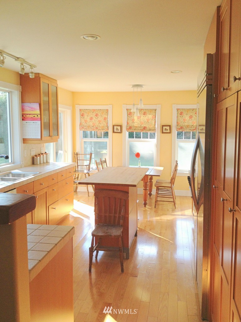 1971 Benson Road Point Roberts, WA 98281 - Photo 5 of 15