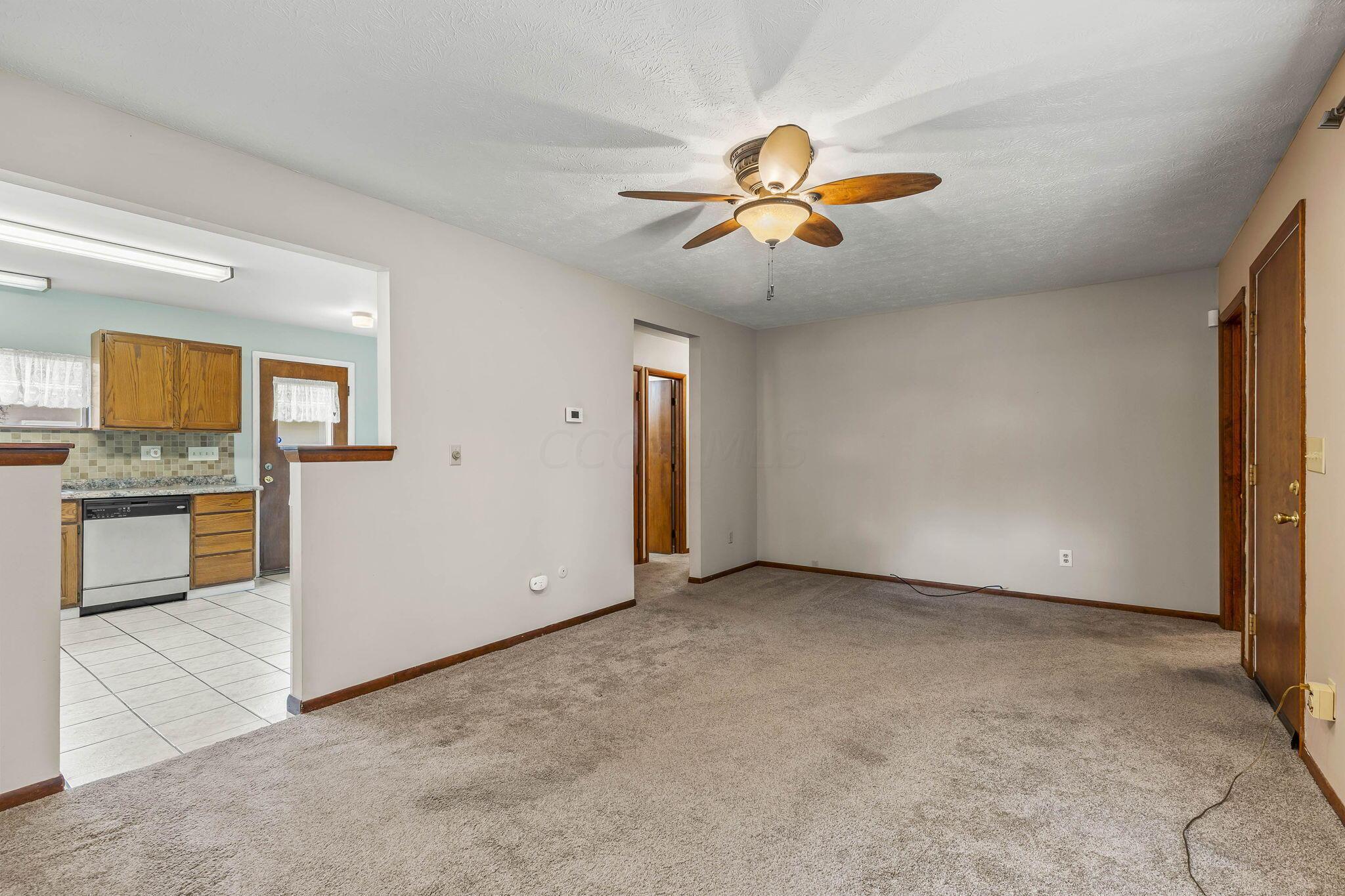 553 Beechwood Road Columbus, OH 43213 - Photo 11 of 48 27-web-or-mls-553BeechwoodRoad_Hommati10