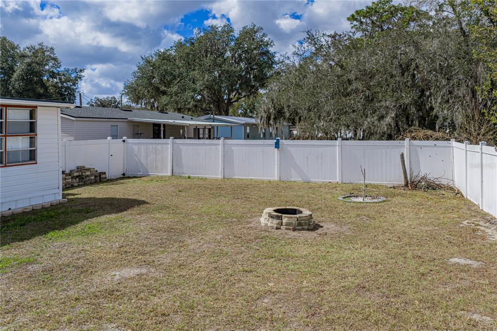 4695 Turner Road Mulberry, FL 33860 - Photo 47 of 51 a view of a backyard