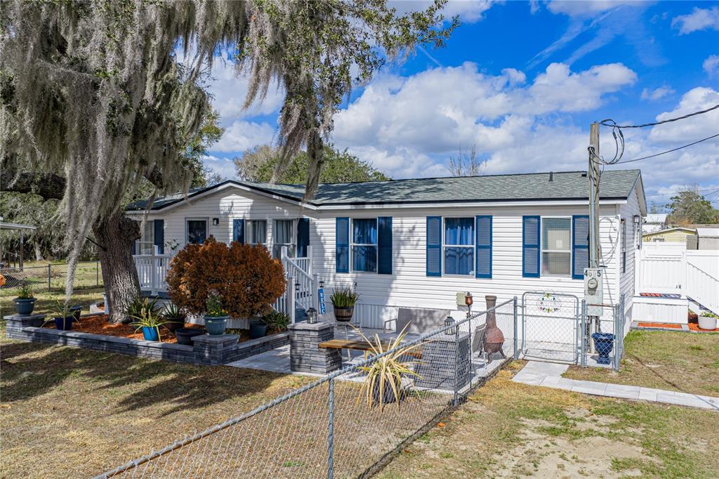 4695 Turner Road Mulberry, FL 33860 - Photo 6 of 51 a view of a house with patio