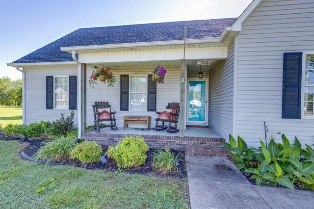 $439,900 | 102 Copeland Drive, Mount Pleasant, TN 38474
