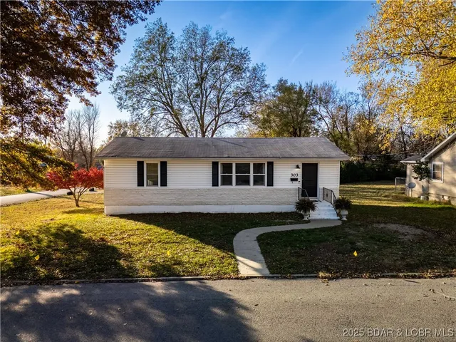 $284,900 | 303 North Chestnut Street, Eldon, MO 65026
