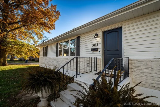 $284,900 | 303 North Chestnut Street, Eldon, MO 65026