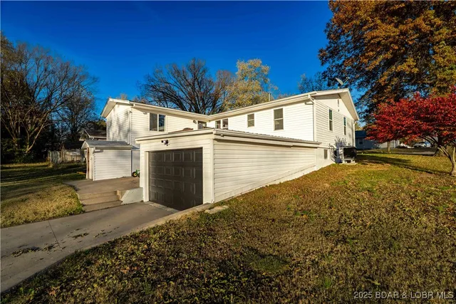 $284,900 | 303 North Chestnut Street, Eldon, MO 65026