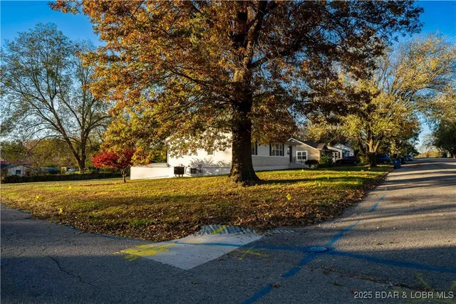 $284,900 | 303 North Chestnut Street, Eldon, MO 65026