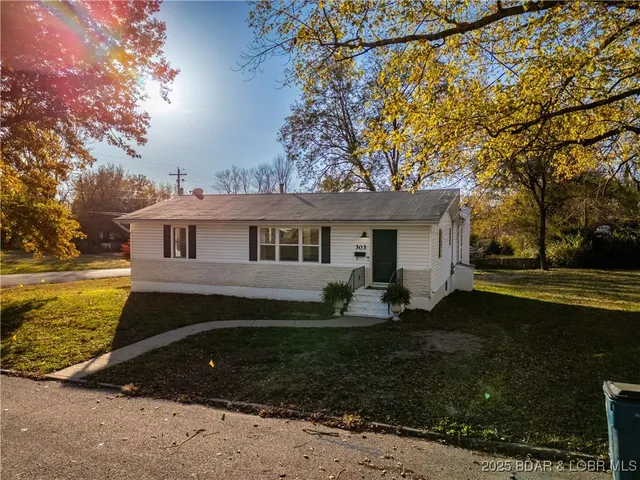 $284,900 | 303 North Chestnut Street, Eldon, MO 65026