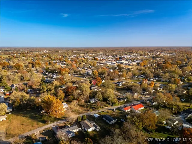 $284,900 | 303 North Chestnut Street, Eldon, MO 65026