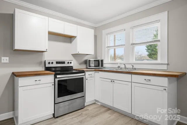 $250,000 | 1529 4th Street Northeast, Hickory, NC 28601