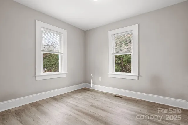 $250,000 | 1529 4th Street Northeast, Hickory, NC 28601