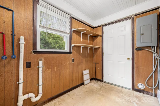 $250,000 | 1529 4th Street Northeast, Hickory, NC 28601