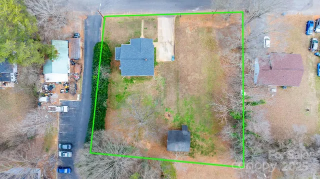$250,000 | 1529 4th Street Northeast, Hickory, NC 28601
