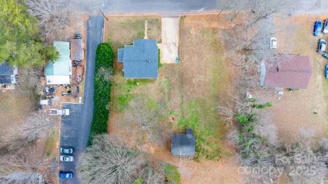 $250,000 | 1529 4th Street Northeast, Hickory, NC 28601