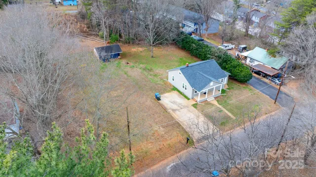 $250,000 | 1529 4th Street Northeast, Hickory, NC 28601