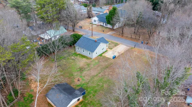 $250,000 | 1529 4th Street Northeast, Hickory, NC 28601