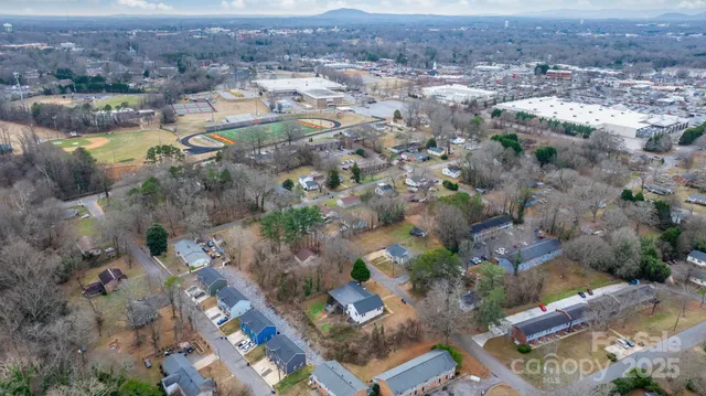 $250,000 | 1529 4th Street Northeast, Hickory, NC 28601