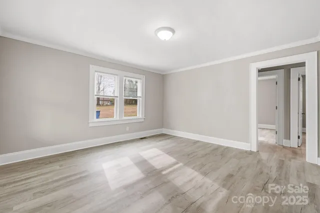 $250,000 | 1529 4th Street Northeast, Hickory, NC 28601