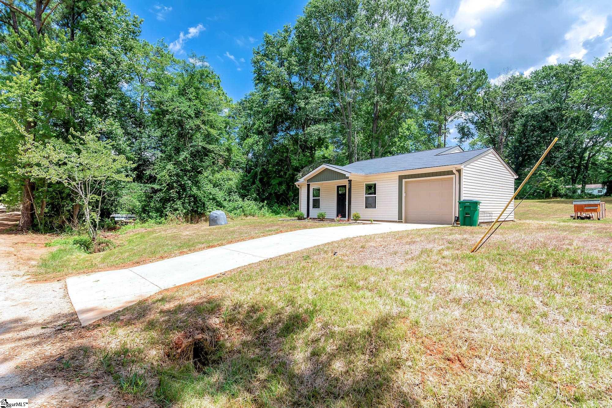 127 State Rd S-42-8233 Inman, SC 29349 - Photo 5 of 35