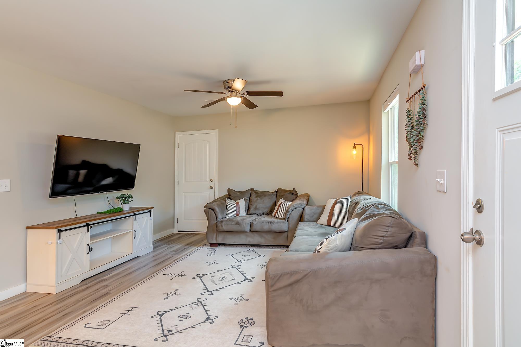 127 State Rd S-42-8233 Inman, SC 29349 - Photo 7 of 35