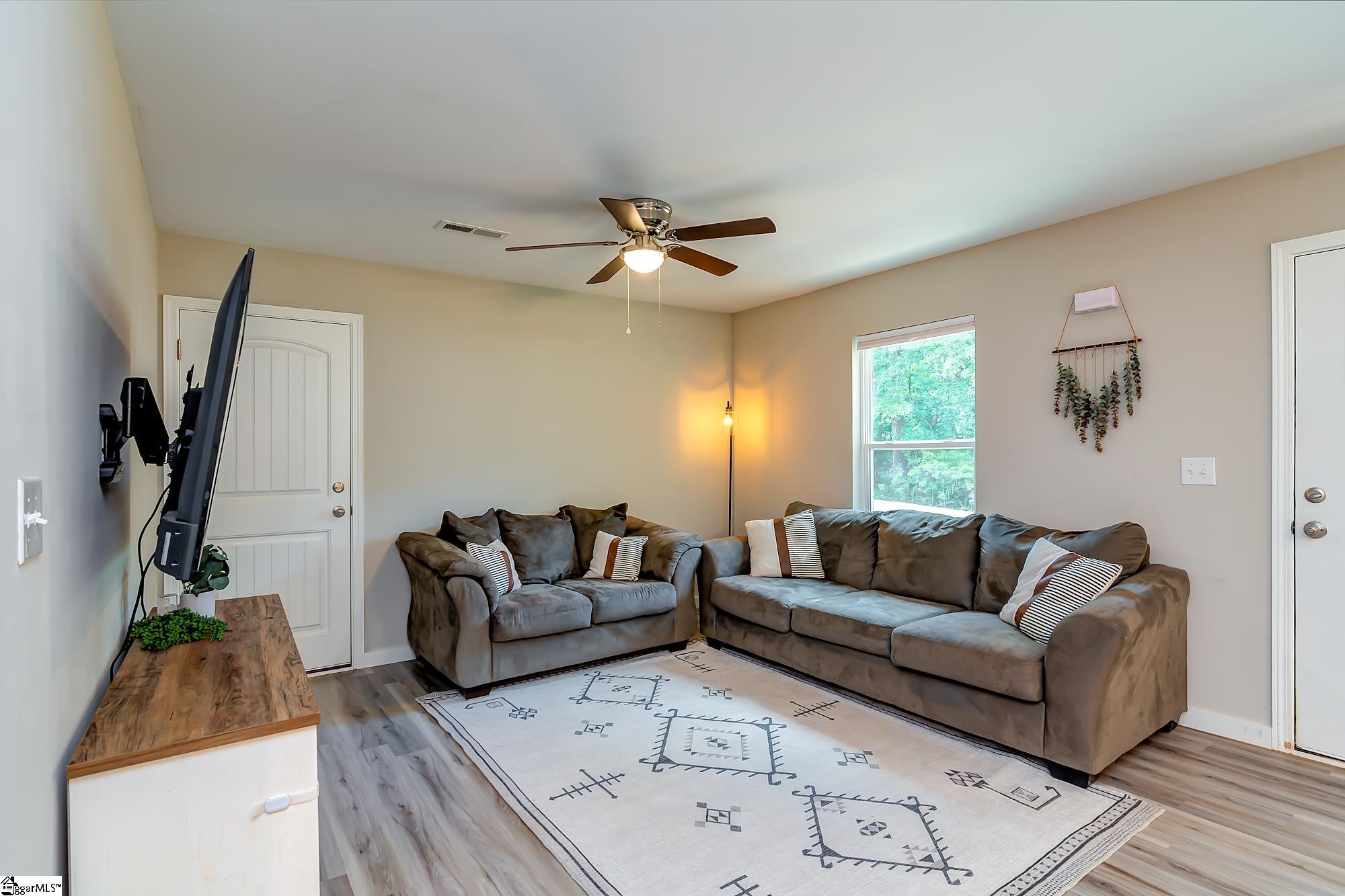 127 State Rd S-42-8233 Inman, SC 29349 - Photo 8 of 35
