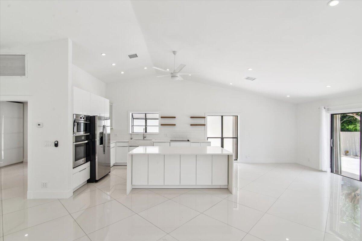 7695 Solimar Circle Boca Raton, FL 33433 - Photo 6 of 38 28-DSC_5279