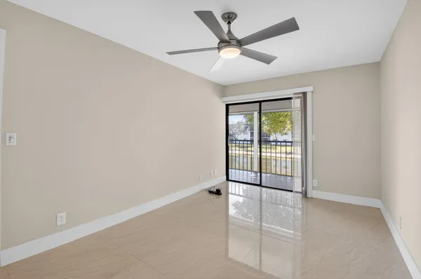 $190,000 | 15453 Lakes Of Delray Boulevard, Unit 204, Delray Beach, FL 33484