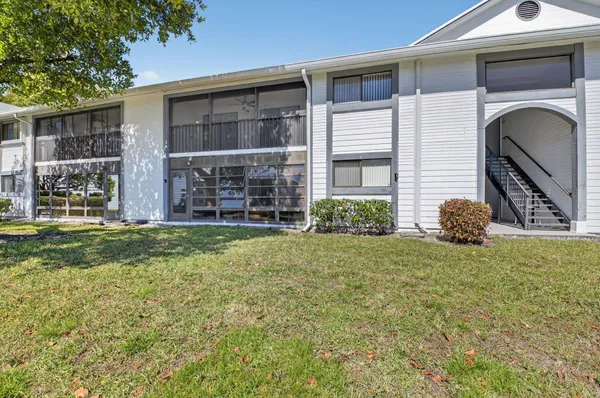 $190,000 | 15453 Lakes Of Delray Boulevard, Unit 204, Delray Beach, FL 33484