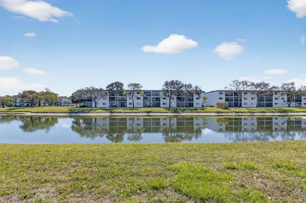 $190,000 | 15453 Lakes Of Delray Boulevard, Unit 204, Delray Beach, FL 33484