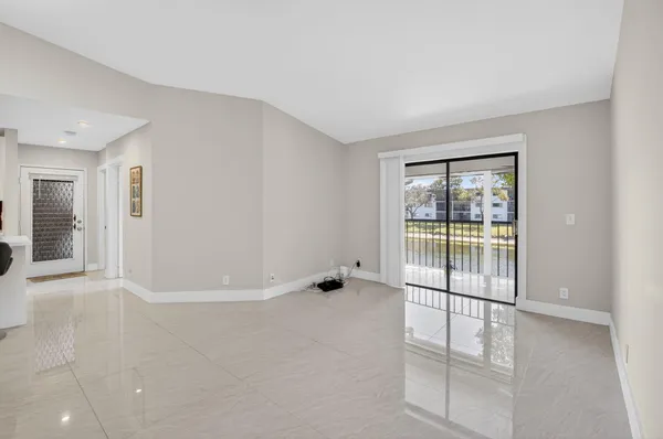 $190,000 | 15453 Lakes Of Delray Boulevard, Unit 204, Delray Beach, FL 33484